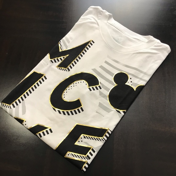 Disney Parks Men Graphic Tshirt Mickey Mouse White Black Gold NEW - Picture 3 of 11